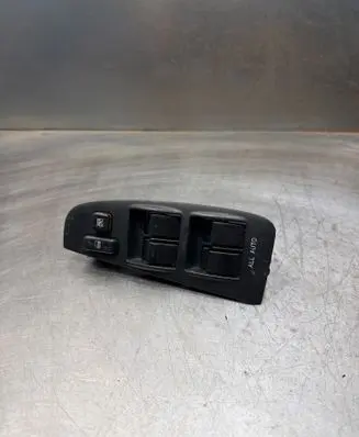 Toyota Avensis T250 Electric window control switch 8480205210 3403544
