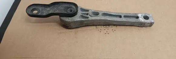 Volkswagen PASSAT B6 Engine mounting bracket 4C0199855J