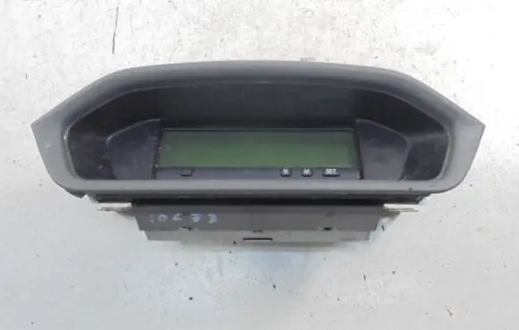 Mitsubishi Space Runner Screen/display/small screen MR489626