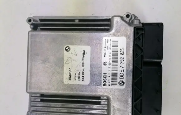BMW 3 E46 Engine control unit/module 7792297 0281011411