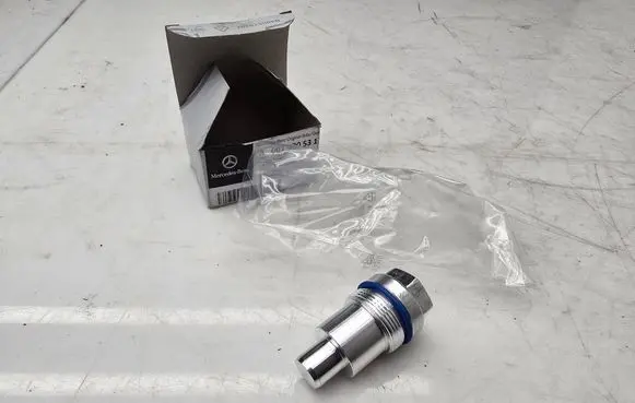 Mercedes-Benz Sprinter W906 Oil pressure sensor A0019905317