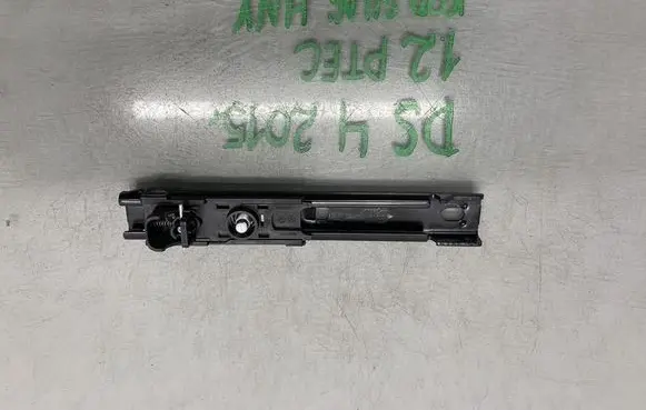 Citroen DS4 Seat belt adjustment rail 9672727080