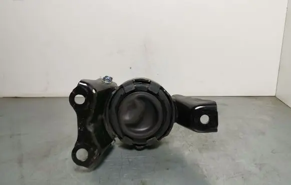 Honda HR-V Engine mount bracket