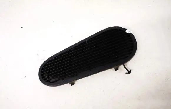 Volkswagen New Beetle Dash center air vent grill