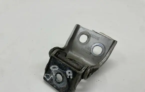 Dacia Spring Front door lower hinge 804205044R