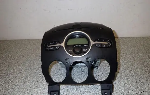 Mazda 2 Radio/CD/DVD/GPS head unit