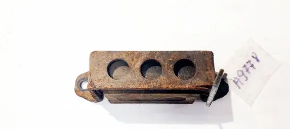 Honda Accord Engine mount bracket