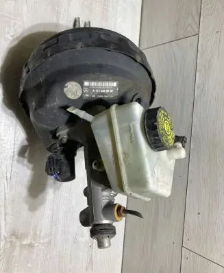 Mercedes-Benz SLK R171 Brake booster a1714300030