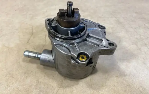 Mercedes-Benz G W461 W463 1st Gen Vacuum pump A6282300065