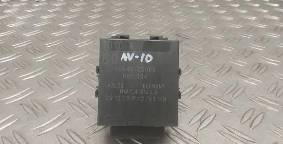 Toyota Avensis T270 Window wiper relay 8594005060