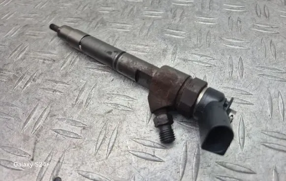 Fuel injector
