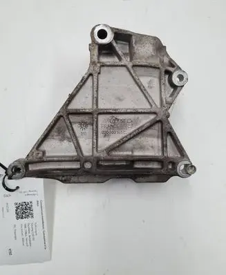 Volkswagen Touareg I Generator/alternator bracket 070903143C