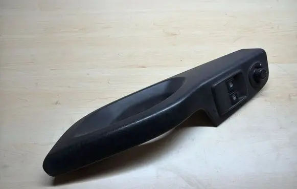 Opel Vivaro Front door interior handle trim 93866643