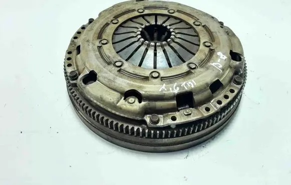 Volkswagen PASSAT B8 Clutch set kit 043082001693 04L141031