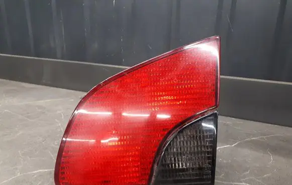 Peugeot 406 Tailgate rear/tail lights