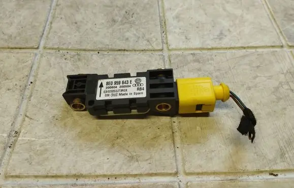 Audi A4 S4 B6 8E 8H Airbag deployment crash/impact sensor 8E0959643E