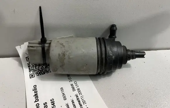 BMW 3 E90 E91 Windscreen/windshield washer pump 6934159