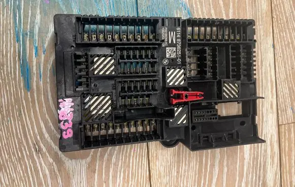 BMW X3 G01 Fuse module 8736251