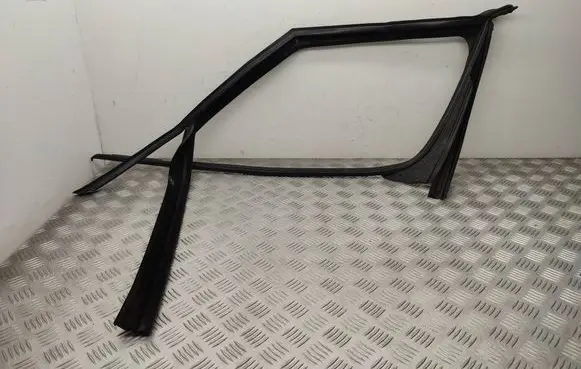 Skoda Yeti (5L) Rubber seal front door window/glass 5L0837431D