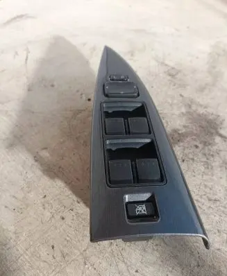 Mazda 6 Electric window control switch GP9A684L6
