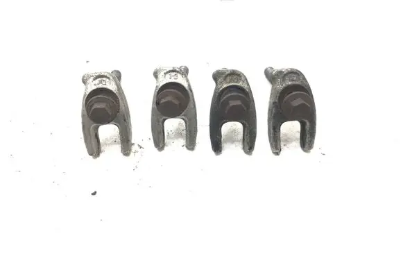 Renault Clio IV Fuel Injector clamp holder