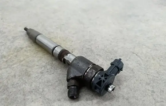 KIA Stonic Fuel injector 338002A610