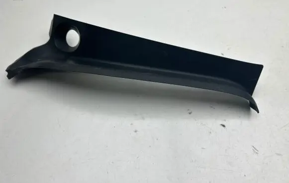 Mini Cooper Countryman F60 Rear/tail light trim molding 03635240 7424597