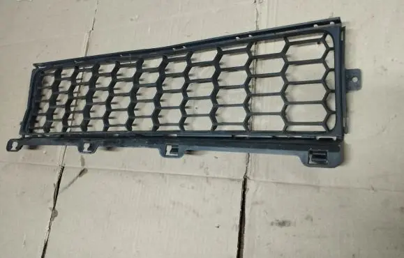 Jeep Renegade Front bumper lower grill 735598590