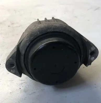 Engine mount bracket