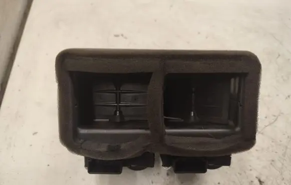 Volkswagen Touareg I Other center console (tunnel) element 7L0820526