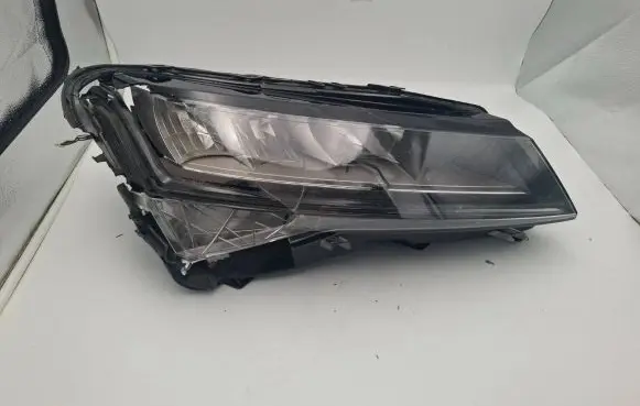 Skoda Superb B8 (3V) Headlight/headlamp 3v1.941.016.c