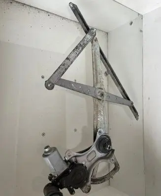 Toyota Avensis Verso Front door window regulator with motor 8571042080 0620401150