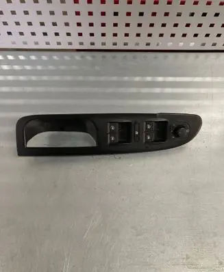 Volkswagen PASSAT B6 Electric window control switch 3C1867171B