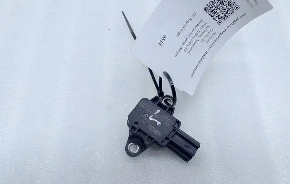 Hyundai Genesis Airbag deployment crash/impact sensor 959202J300