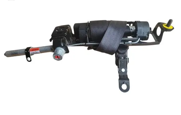 Volvo V50 Front seatbelt 8639692