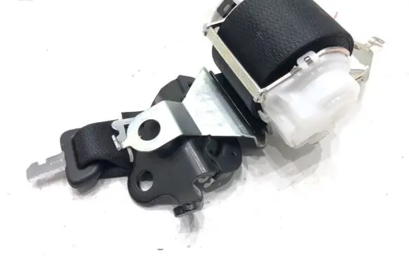 Lexus NX Rear seatbelt