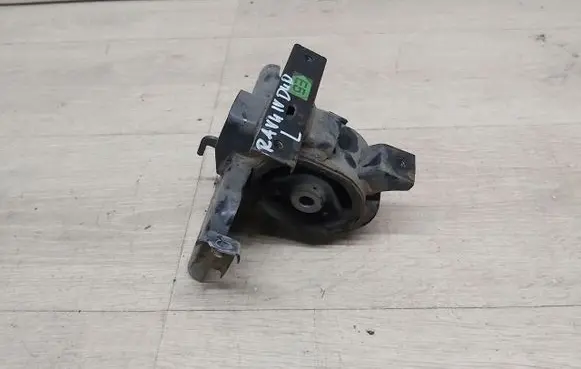 Toyota RAV 4 (XA40) Engine mount vacuum valve 