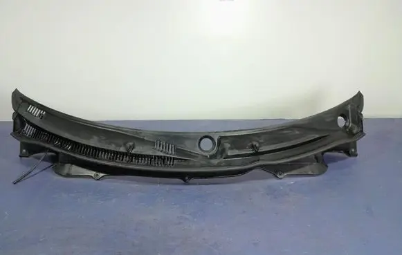 Suzuki Swift II Wiper trim