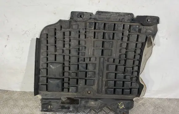 Jeep Grand Cherokee Engine splash shield/under tray 68191341