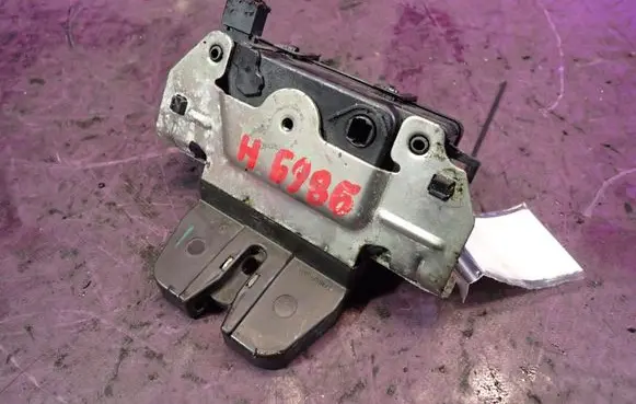 Opel Astra J Tailgate/trunk/boot lock/catch/latch 