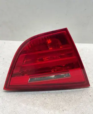 Tailgate rear/tail lights