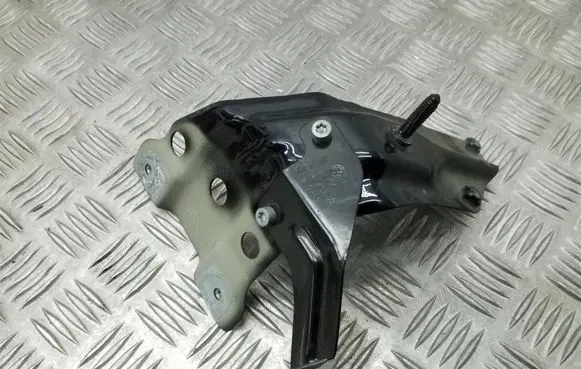 Volkswagen Eos Fender mounting bracket 1Q0821135B 1Q0941451A