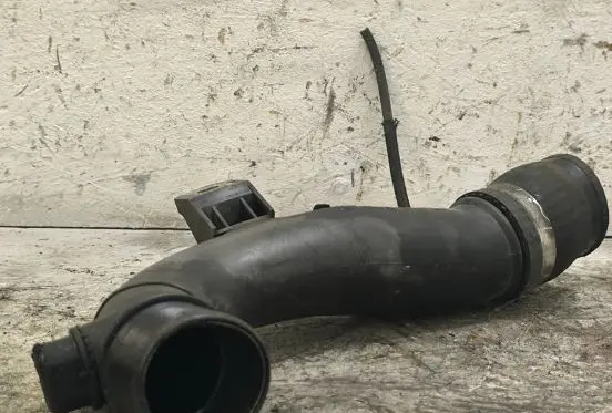 Toyota Corolla Verso E121 Intercooler hose/pipe 173620R010