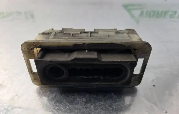 Peugeot 308 Radiator mount bracket ESF1002500