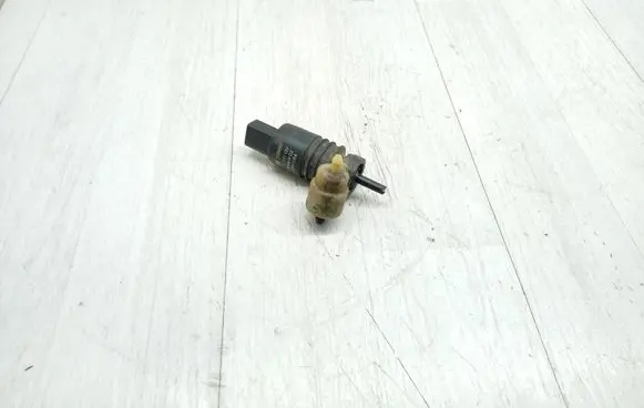 Opel Astra J Windscreen/windshield washer pump 13250357 3240117