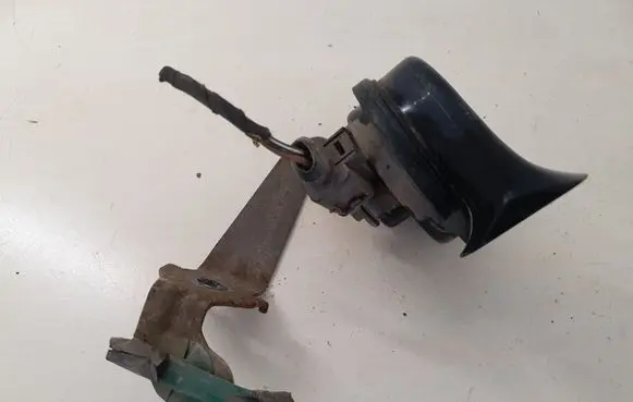 Volkswagen PASSAT B6 Horn signal 3C0951223