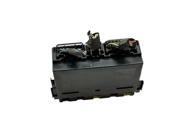 Lexus IS 220D-250-350 Fuse module 8921153020