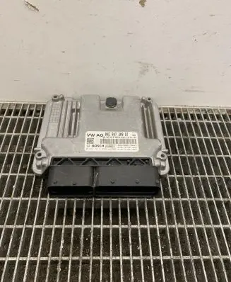 Volkswagen Jetta VII Engine control unit/module 04E907309BT