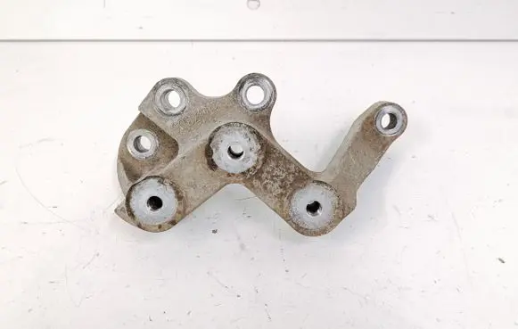 Gearbox mounting bracket