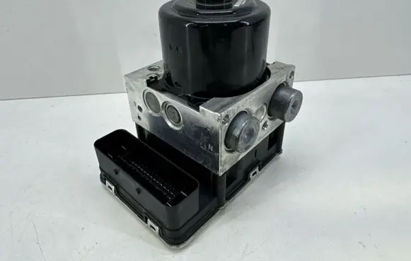 Mercedes-Benz C W204 ABS Pump A1729014200